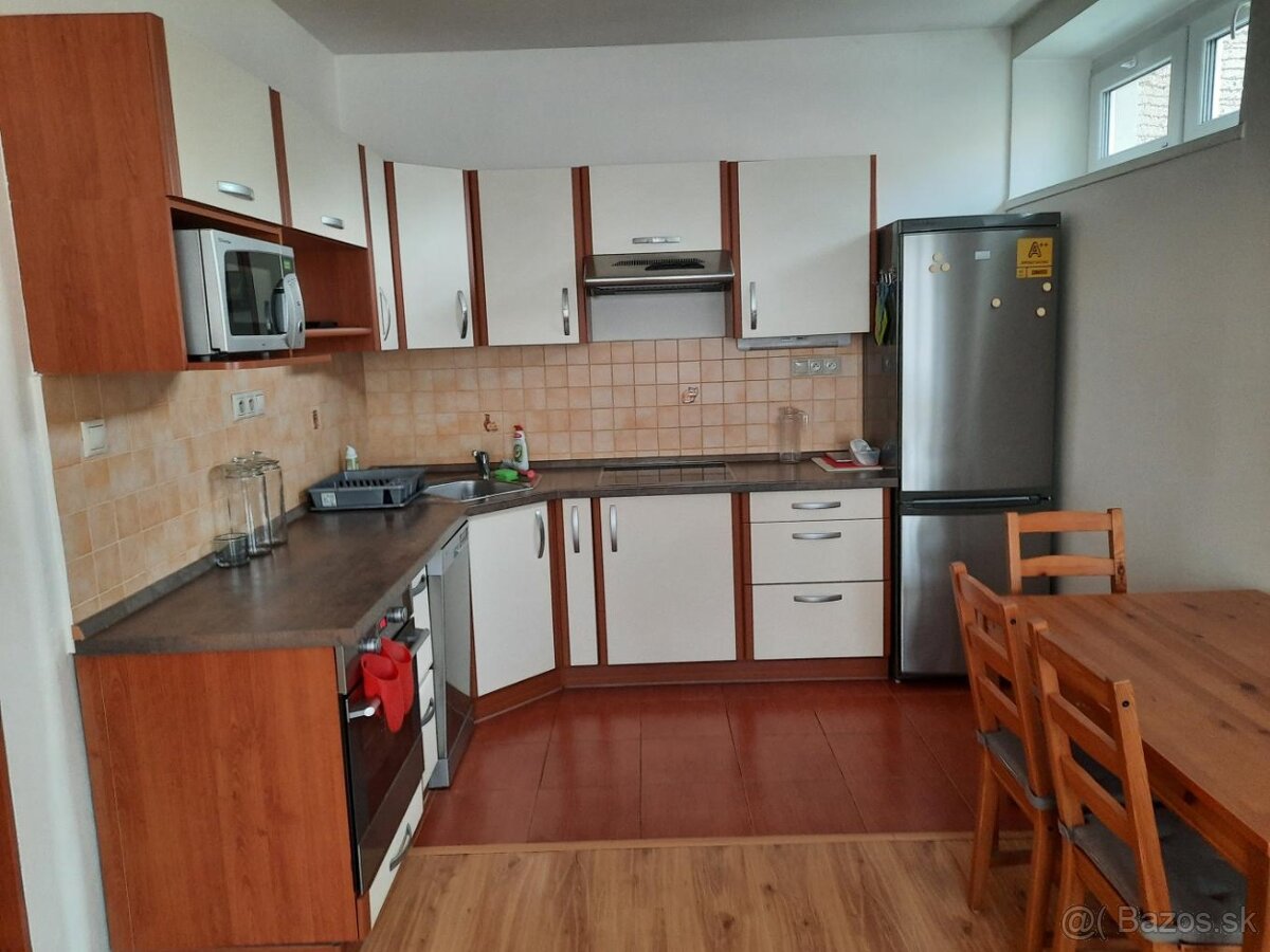 prenájom 3 izb. bytu Martin-centrum - 6