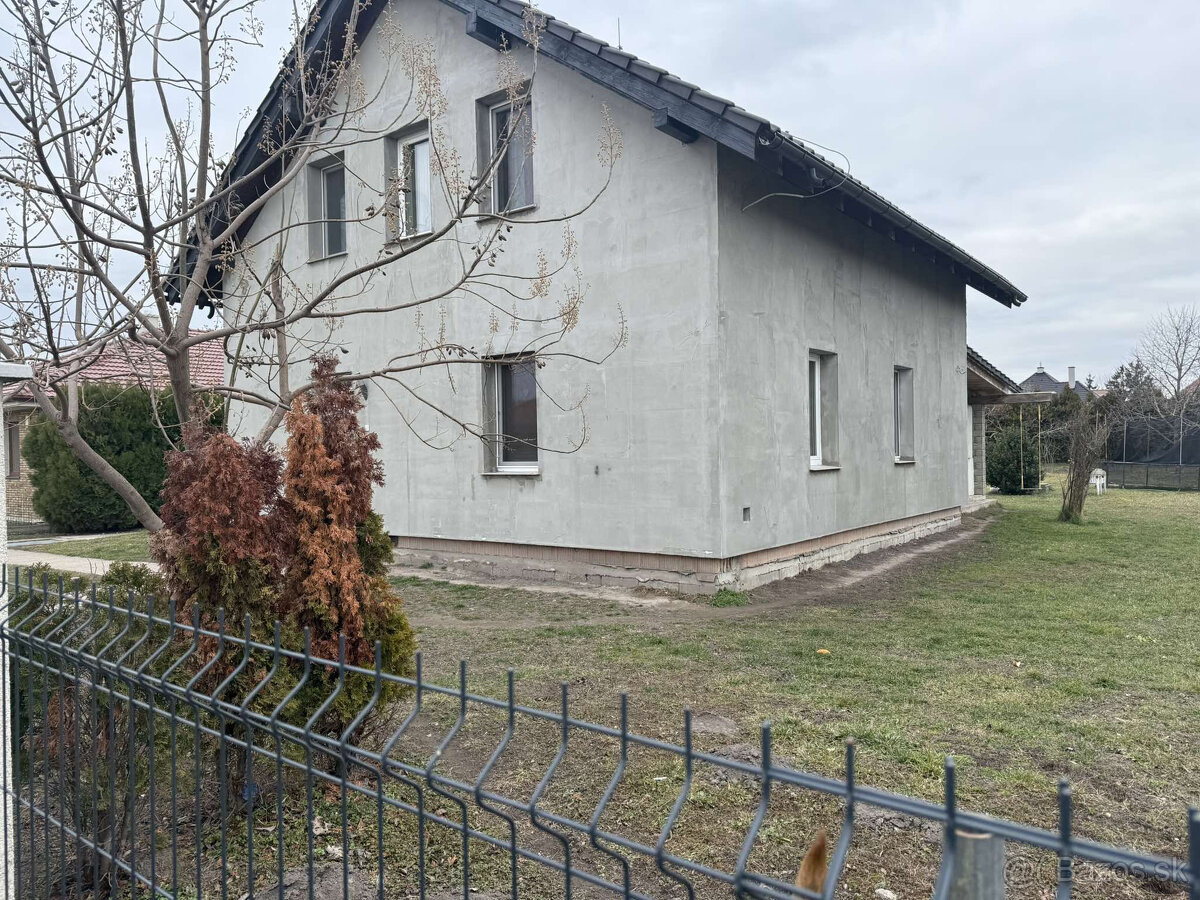 Nová cena - Rodinný dom s krásnou záhradou - 6