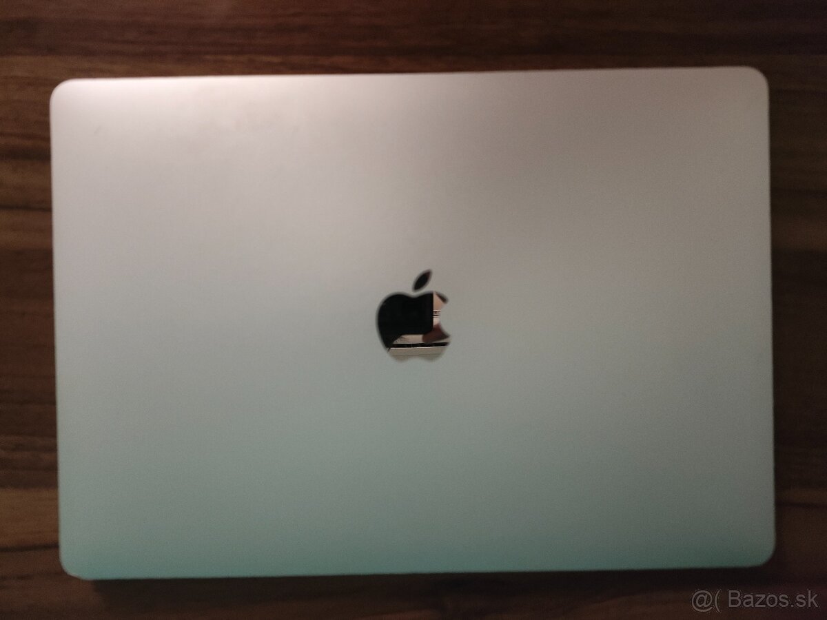MacBook Pro 2017 | i5 • 16GB • 256GB SSD - 6