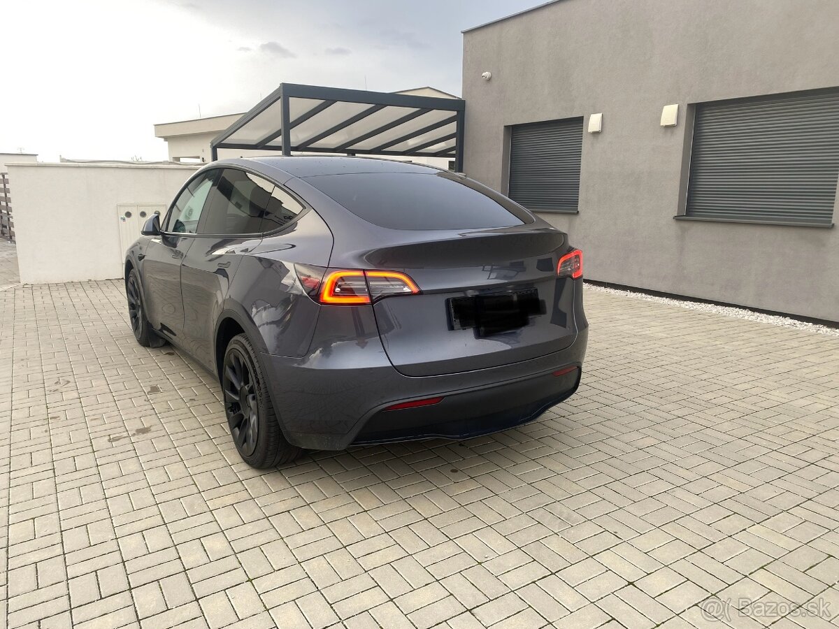 Tesla model Y Long Range AWD len 58 tis. km - 6