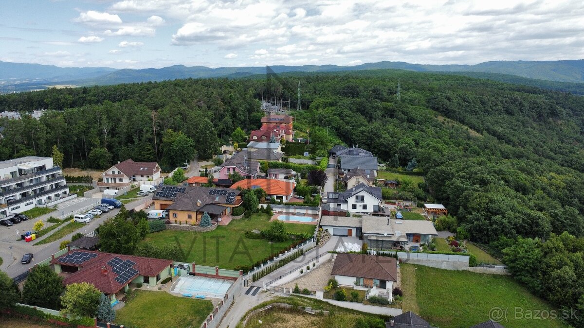 🌳 Na predaj pozemok vhodný na budúcu výstavbu rodinného dom - 6