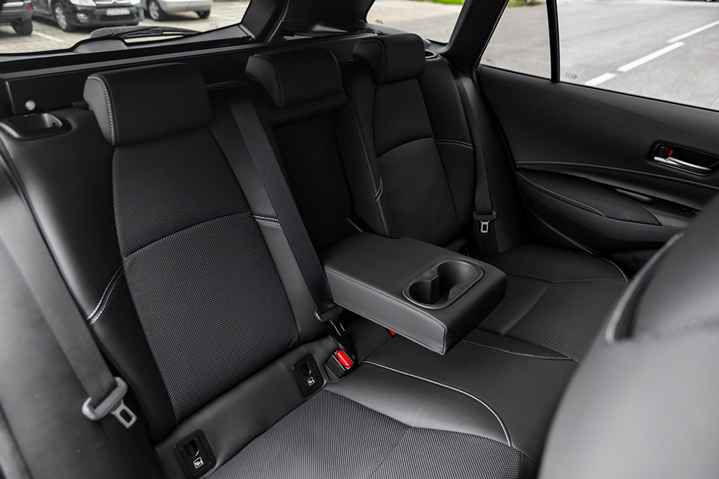 Toyota Corolla Combi 1.8 Hybrid 72kW e-CVT Executive 05/2021 - 6