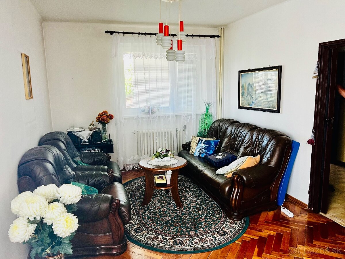 ZNÍŽENÁ CENA zdravý funkčný rodinný dom, 781m2, HE - 6