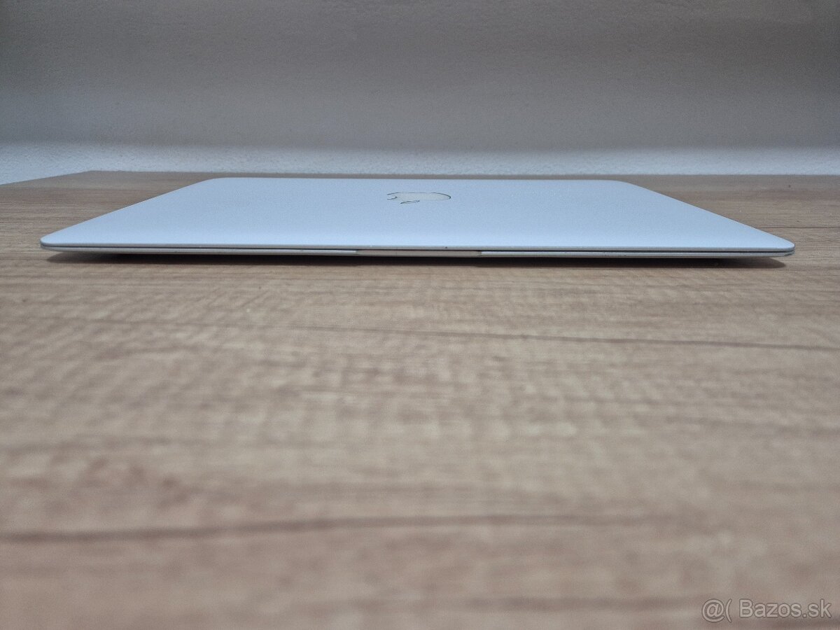 MacBook Air (13-inch, 2015) /Intel Core i5/4GB RAM/128GB SSD - 6