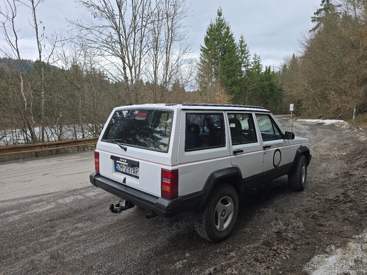 JEEP cherokee xj - 6