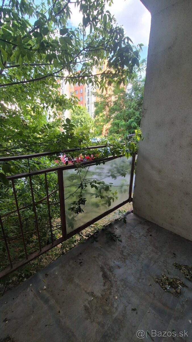 NA PREDAJ 1-IZBOVÝ BYT - 6