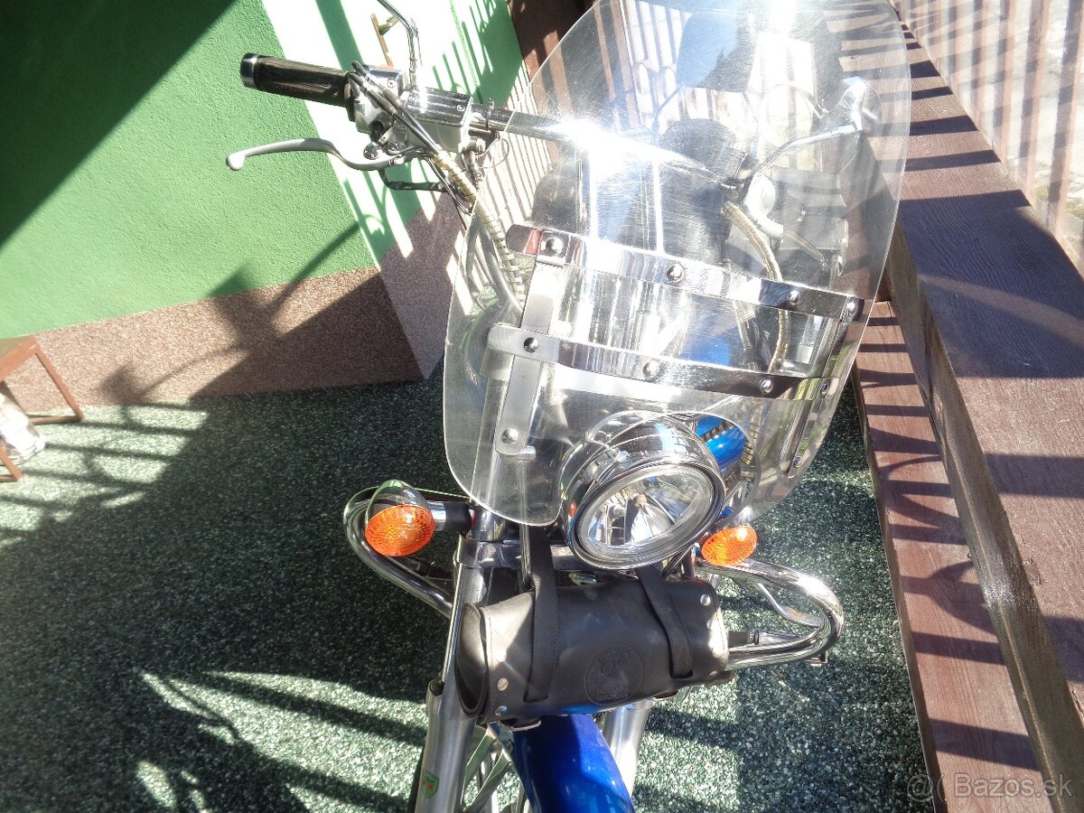 Kawasaki Vulcan VN 900 - 6