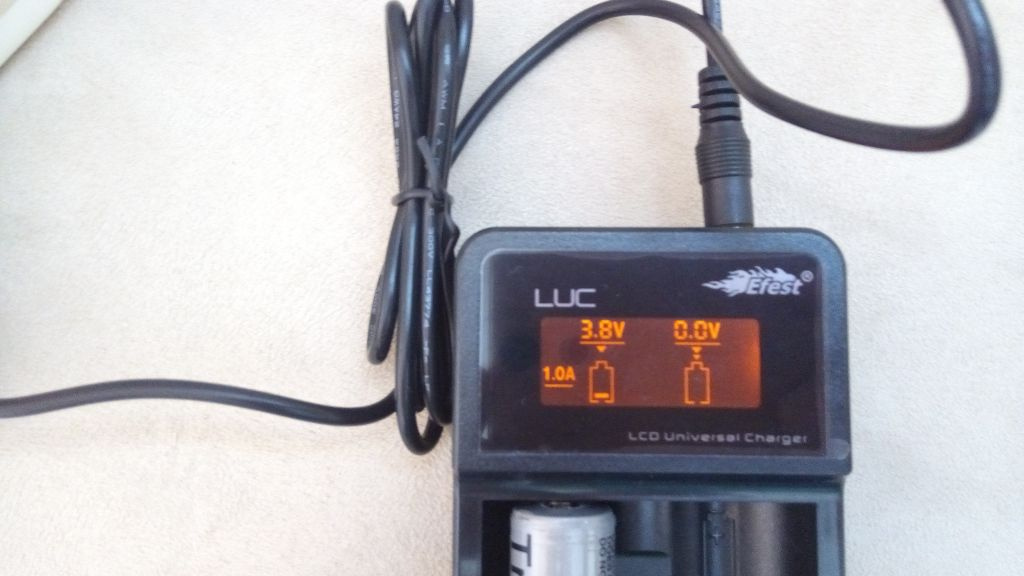 Nabijacka LiOn akku Efes LUC - 6