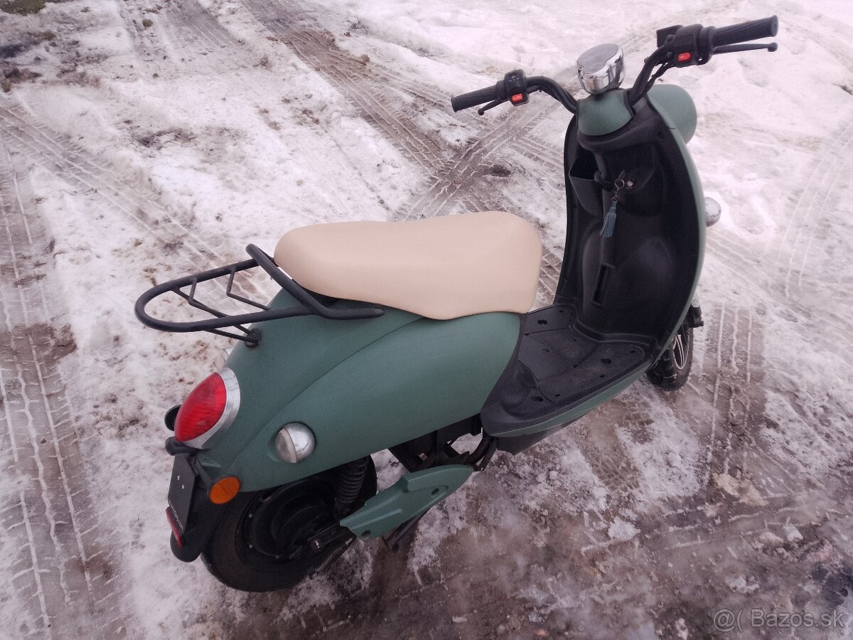 Unu elektroskuter - 6