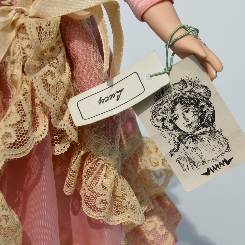 HUDOBNÁ a tancujúca porcelánová bábika - 6