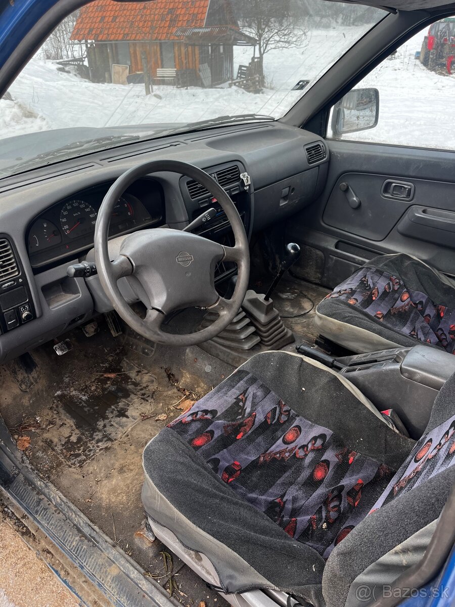 Nissan Navara 2.5td - 6