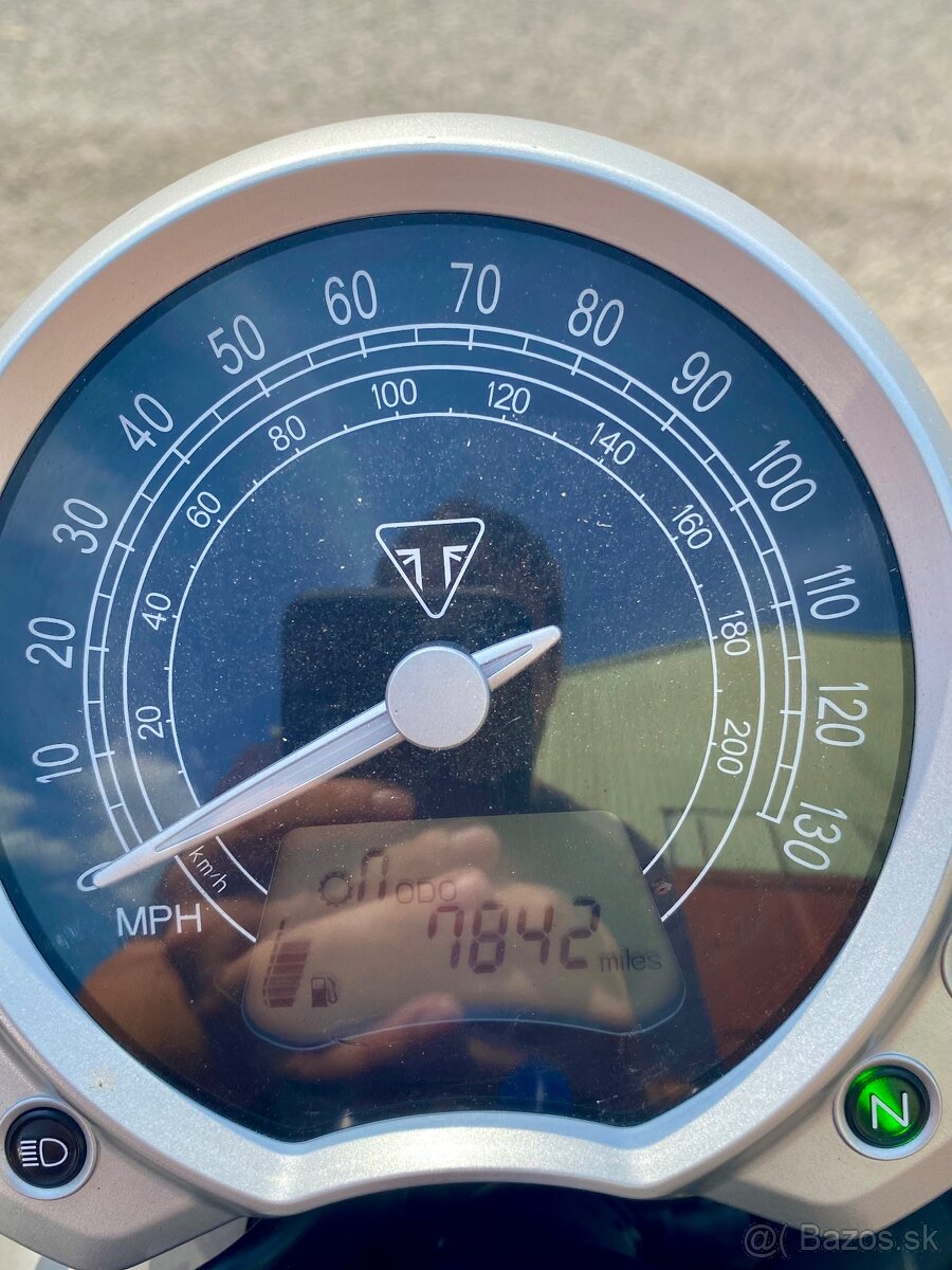 Triumph street twin 900 - 6