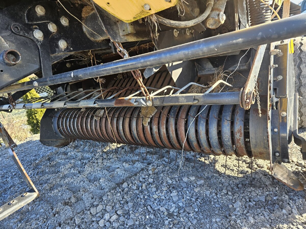 Balikovač New Holand BR 7070 - 6