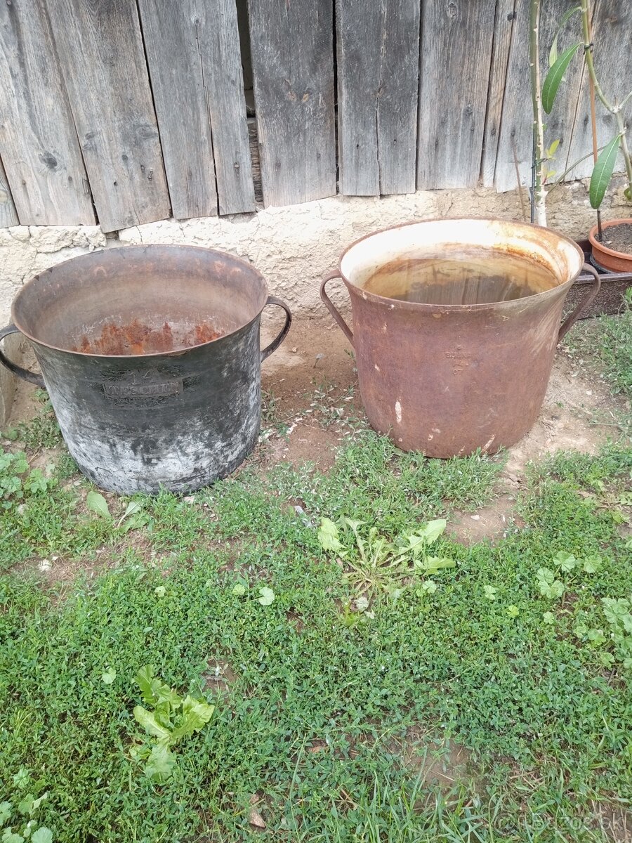 Staré liatinové hrnce s nápisom - 6