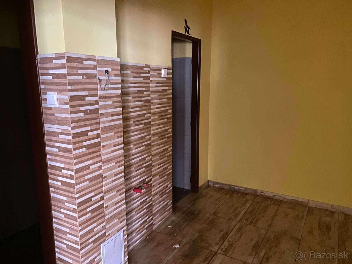 RealityKolesár prenajíma priestor 170m2 OC Torysa Jaltská Fu - 6