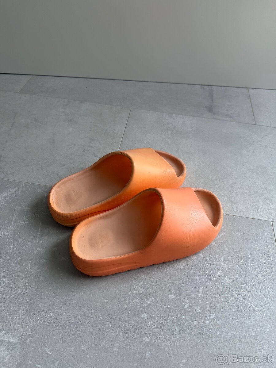 adidas yeezy slides - 6