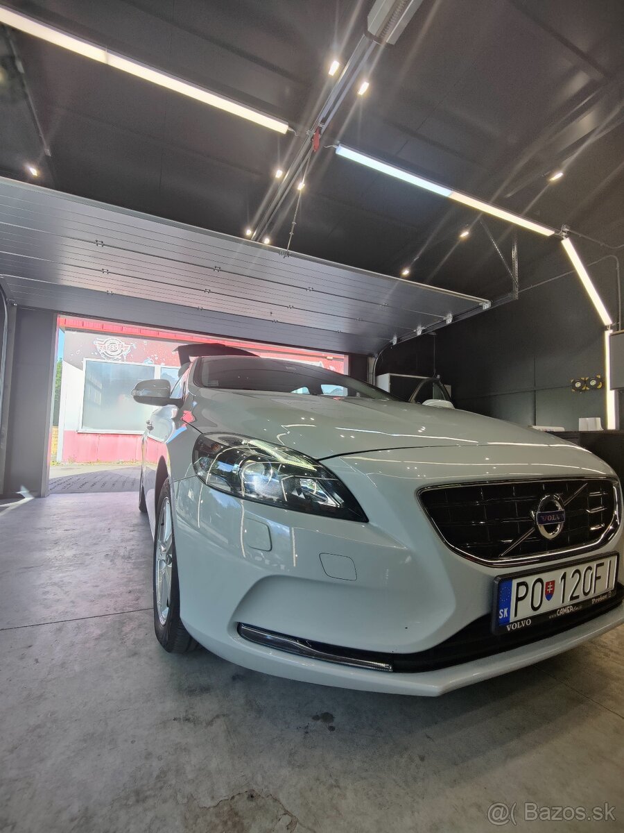 Volvo V40 2.0 benzín, r.v. 2015 - 6