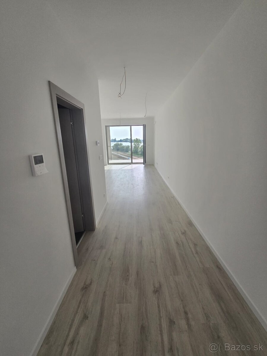 1-IZBOVÝ BYT (APARTMÁN) S VONKAJŠÍM BAZÉNOM - 6