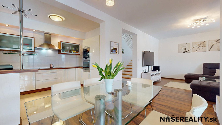 Na predaj: Moderný 5-izbový rodinný dom s bazénom, záhradou - 6