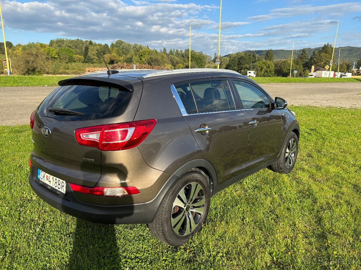 KIA SPORTAGE 2,0 CRDI 4WD - 6