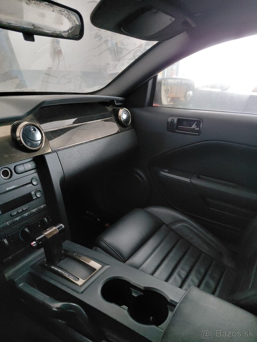 FORD MUSTANG 4.0L LIMITED - 6