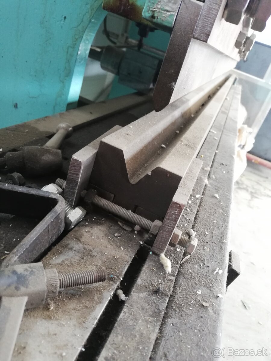 Ohraňovací lis - 6