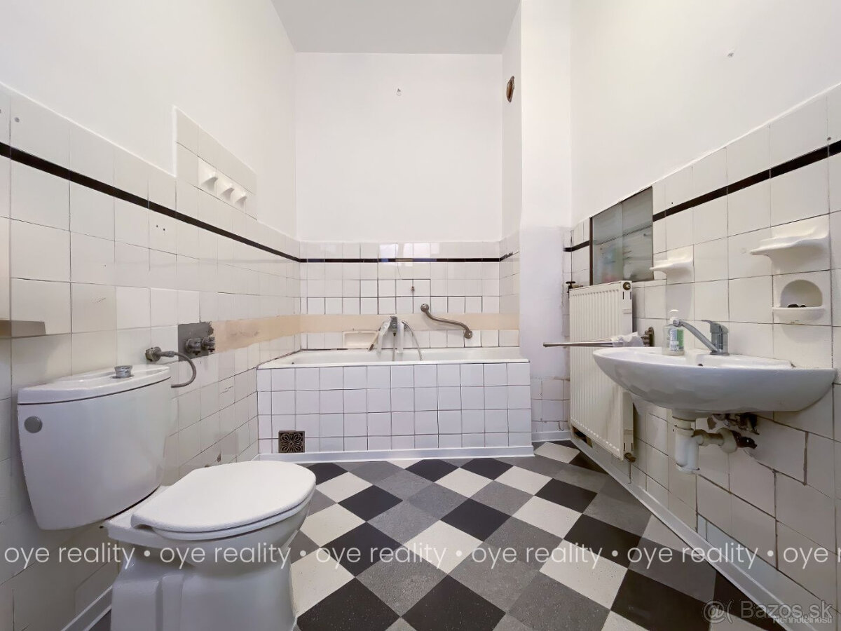 Na prenájom kanc. priestory v absolútnom centre KN - 69 m2 - 6