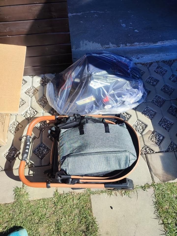 Nový kombinovaný kočárek 3v1 (černo-zlatý) - 6