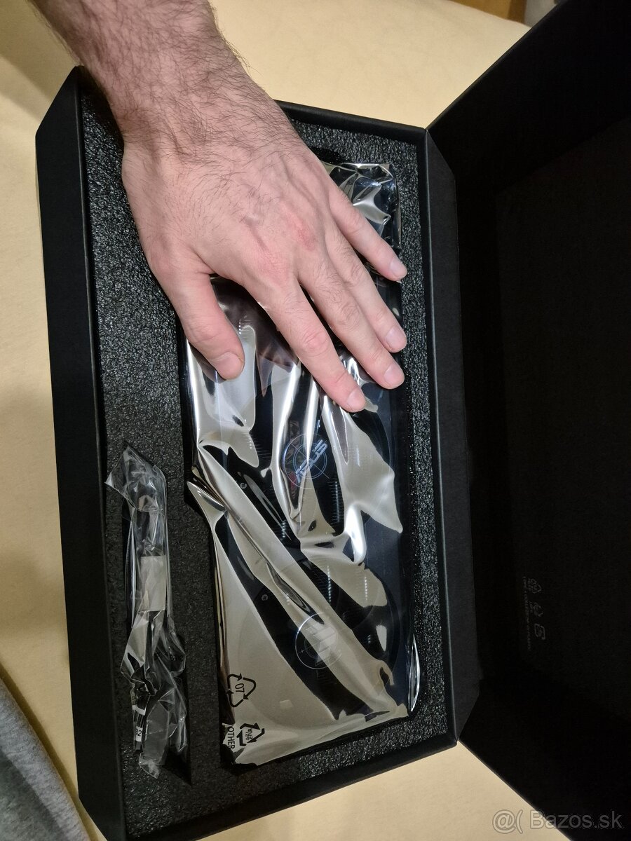 ASUS TUF GeForce RTX 4080 SUPER O16G GAMING - 6