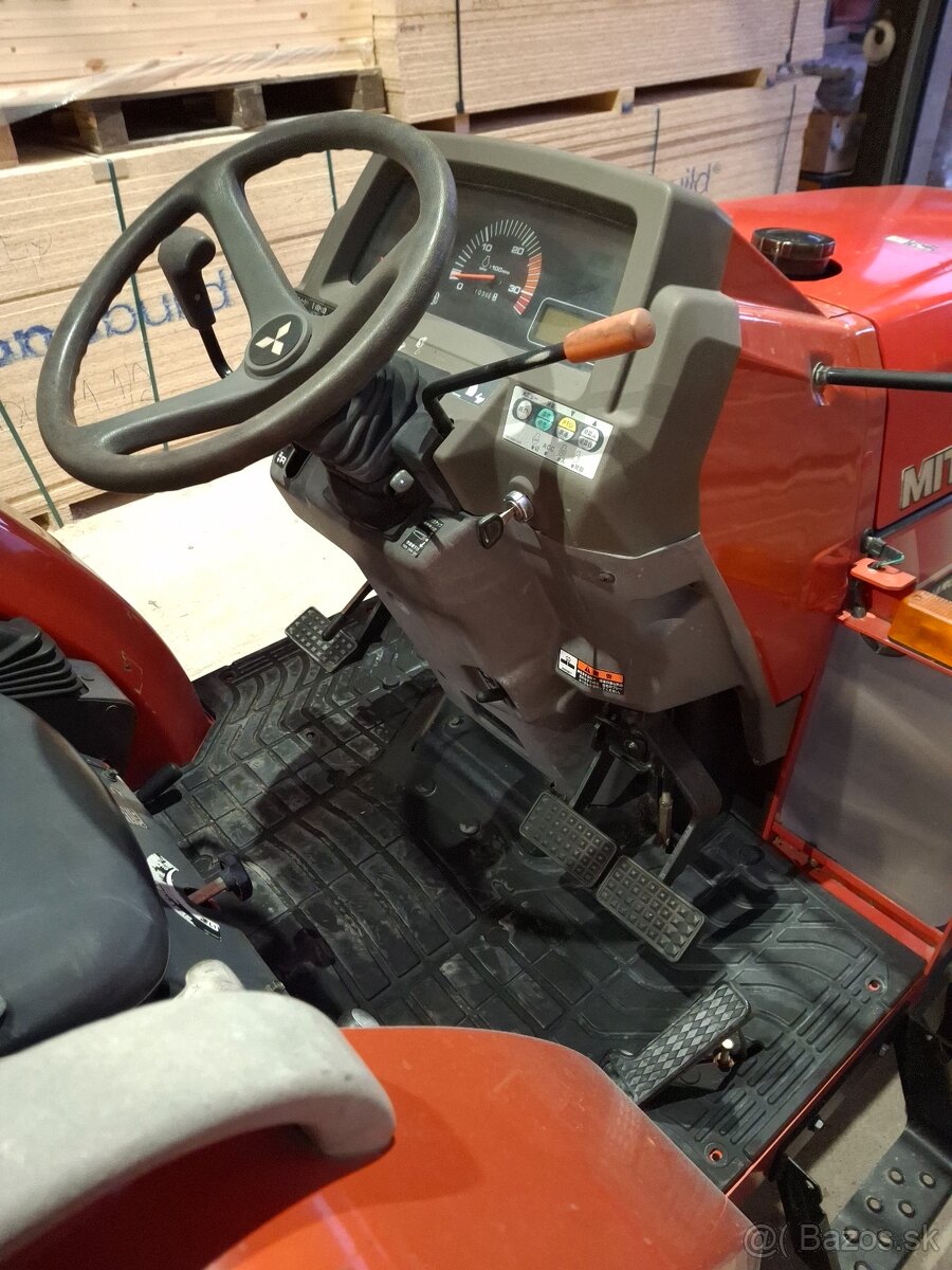 Mitsubishi GO 26 - 6