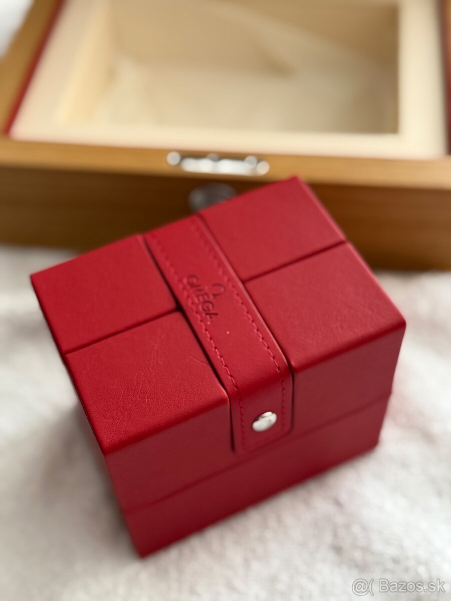 Krabička na hodinky drevená Omega - 6