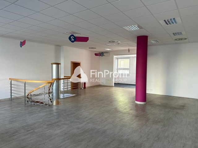 Reprezentatívny obchodno-administratívny priestor na prenájo - 6