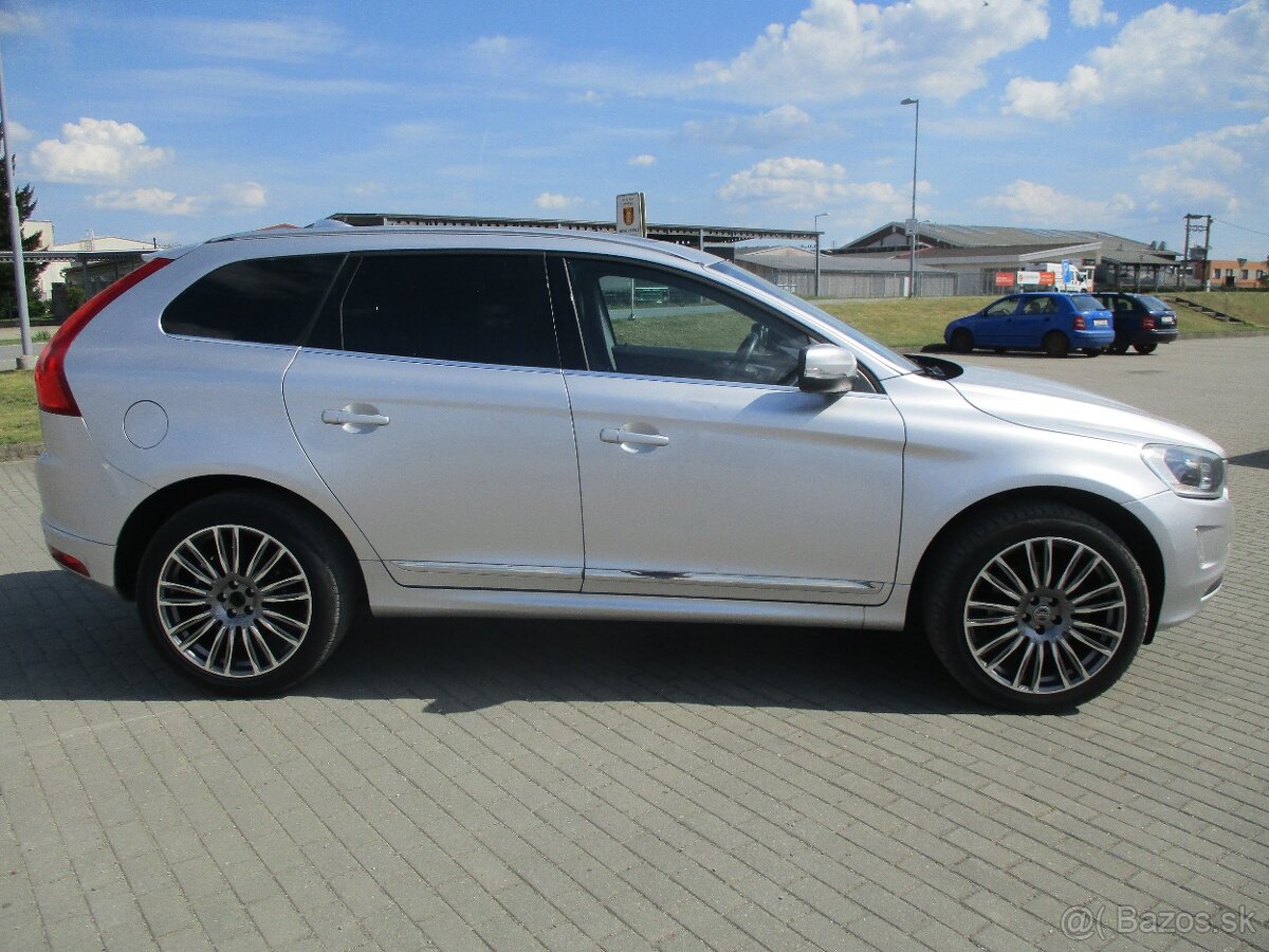 VOLVO XC60 2,4D4 Summum AWD Auto Pano Xen 2014 - 6