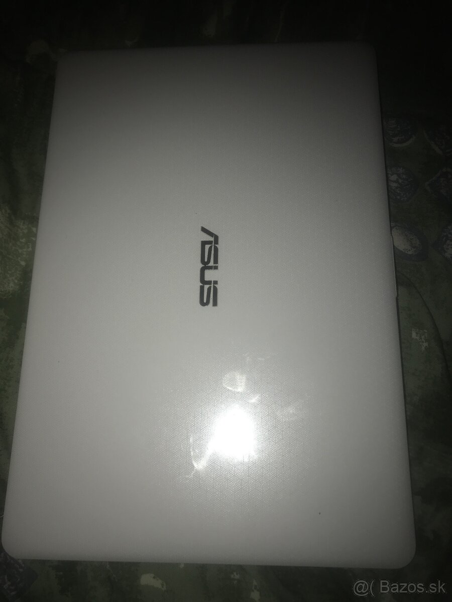 Asus E 203 N - 6