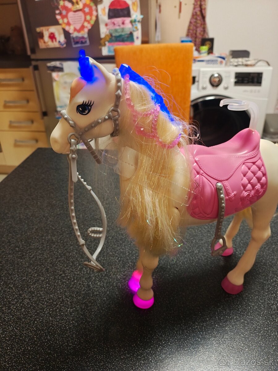Interaktívny kôň Barbie - 6
