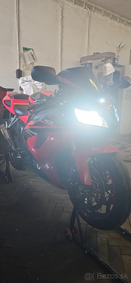 Honda CBR 1000 RR - 6