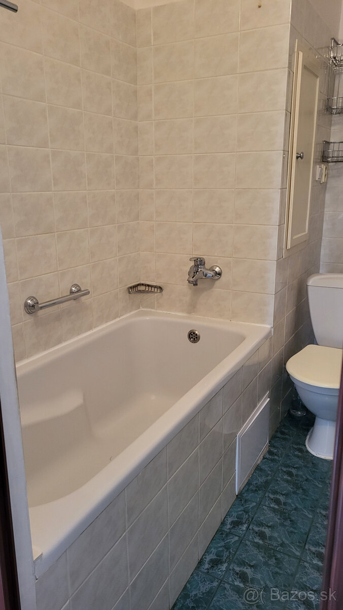 1 izbový byt, 44 m2, Mederčská 12, Komárno - 6