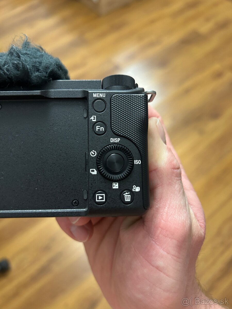 VLOG SET – Sony ZV-E10 II + Sigma 30mm f/1.4 + FULL prísluše - 6