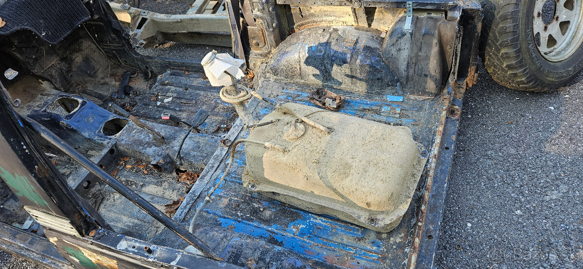 Suzuki Samurai 1,0 - diely - 6