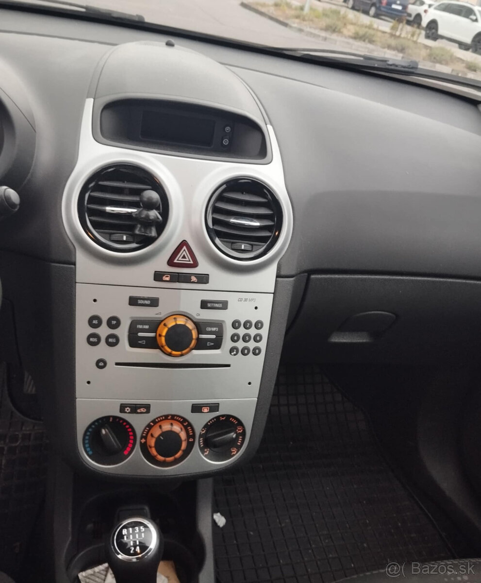 Opel Corsa 1.3 CDTI 55 kW (2011) - 6