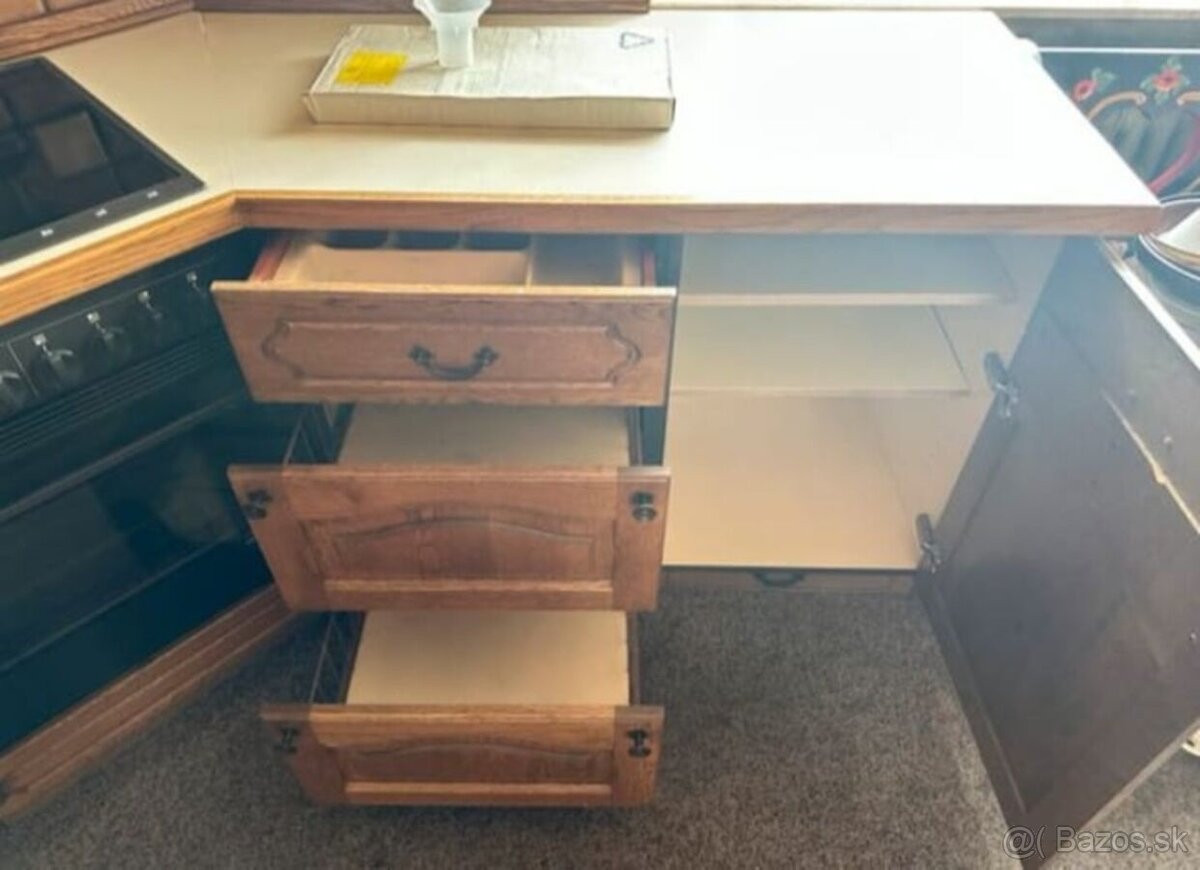 Dubová rustikální linka včetně spotřebičů, 5045 - 6