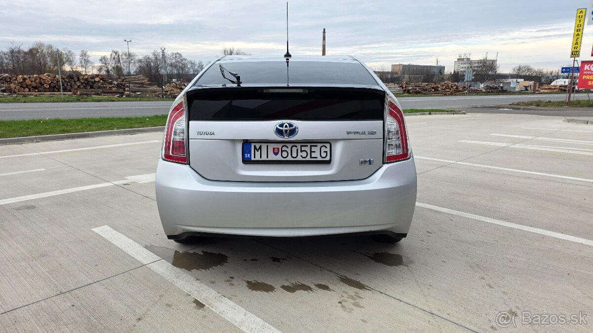 Toyota PRIUS 3 Hybrid Executive 11/2012 - 6