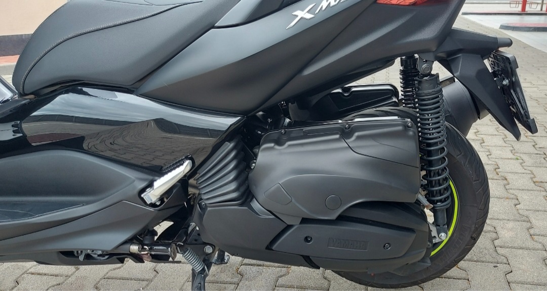 Yamaha Xmax 400 Iron Max - 6