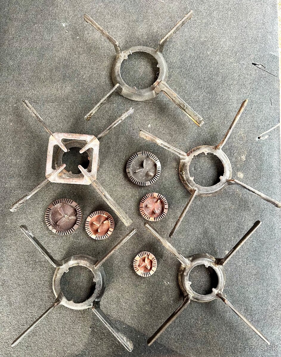 Staré nožíky, mlynčeky, injekcie, lúkoťové kolesá, kefka - 6