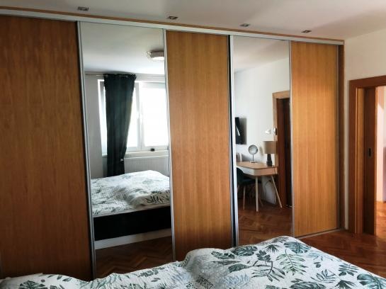 Na predaj štýlový 3-izbový tehlový byt s balkónom a garážou - 6