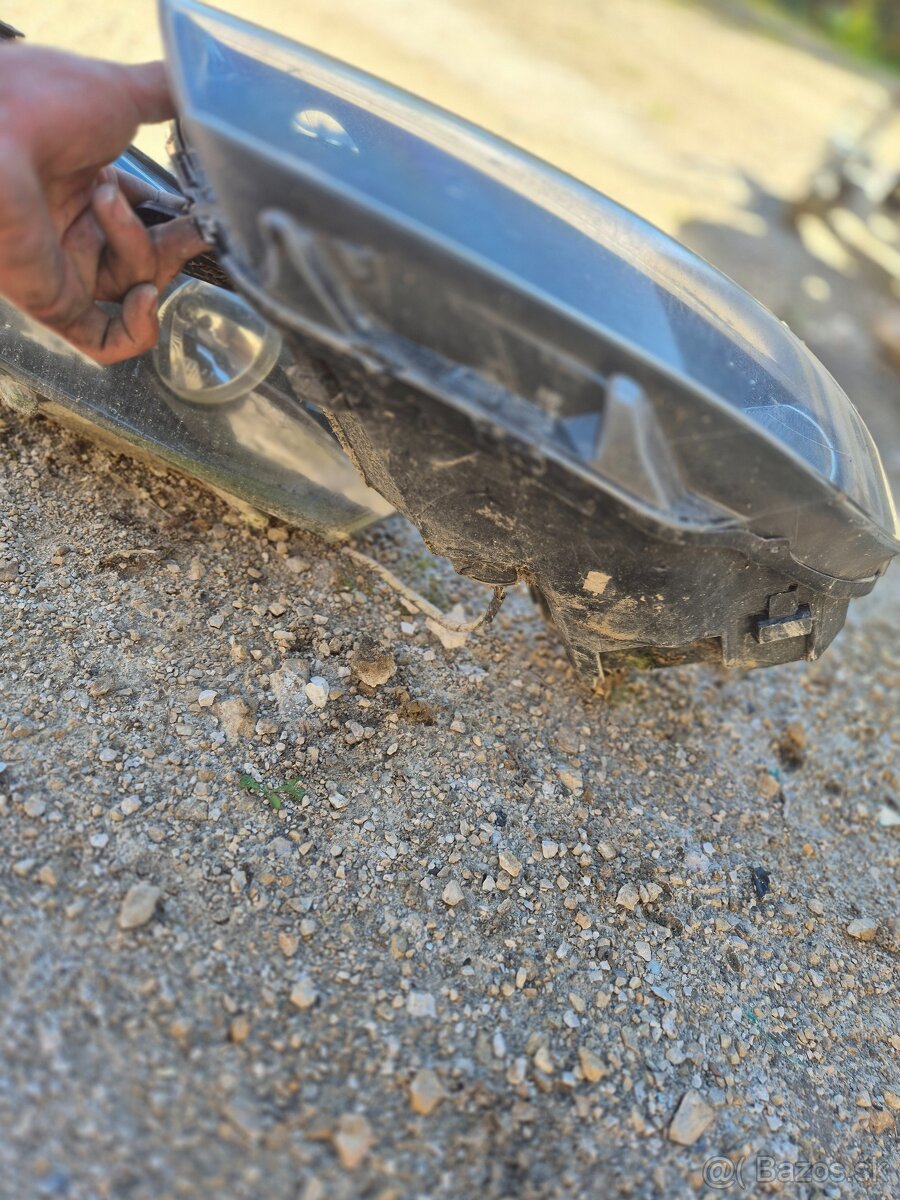 Predám predné svetlá na Volkswagen Scirocco - 6