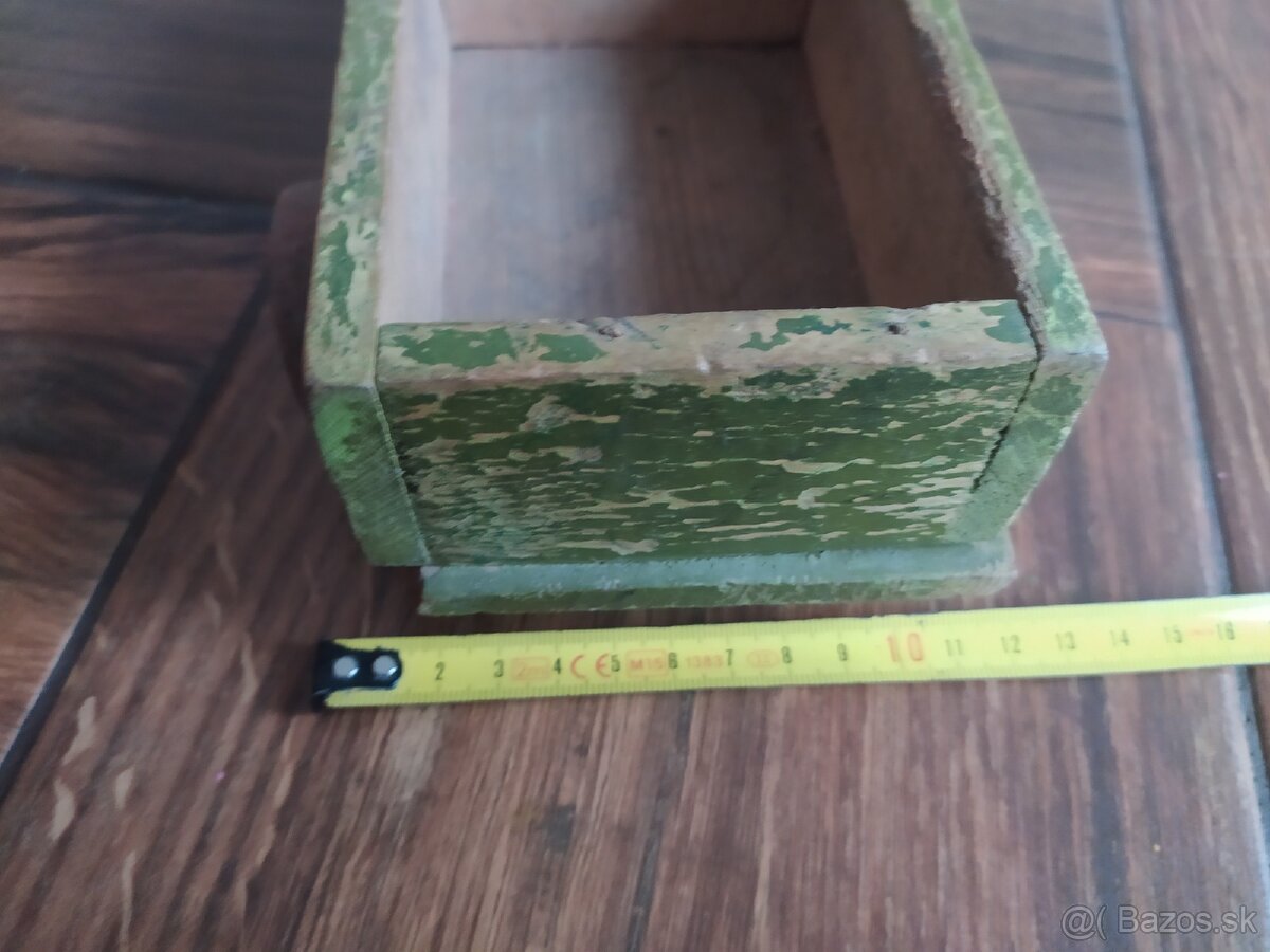 Stará hračka drevené auto. - 6