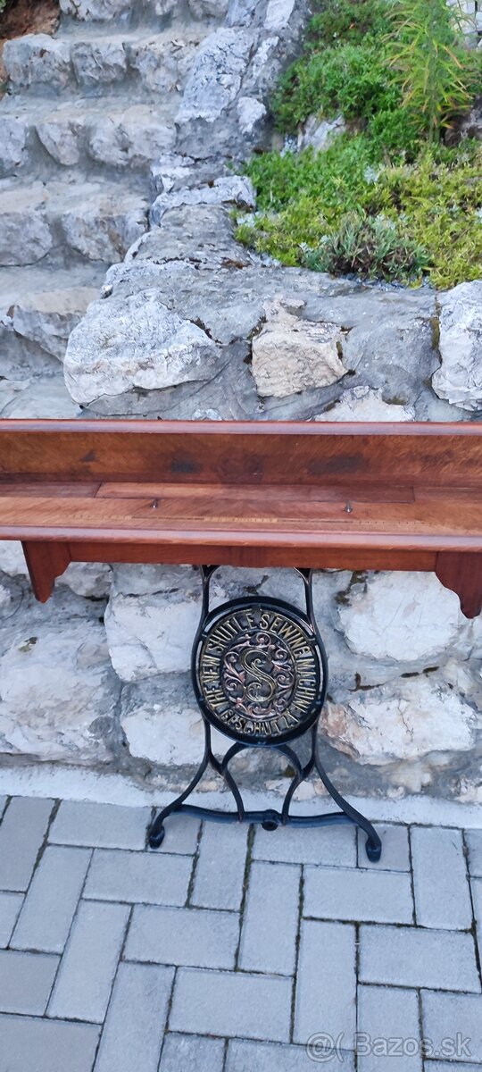 Jedinečné stolíky šijací stroj Singer - 6