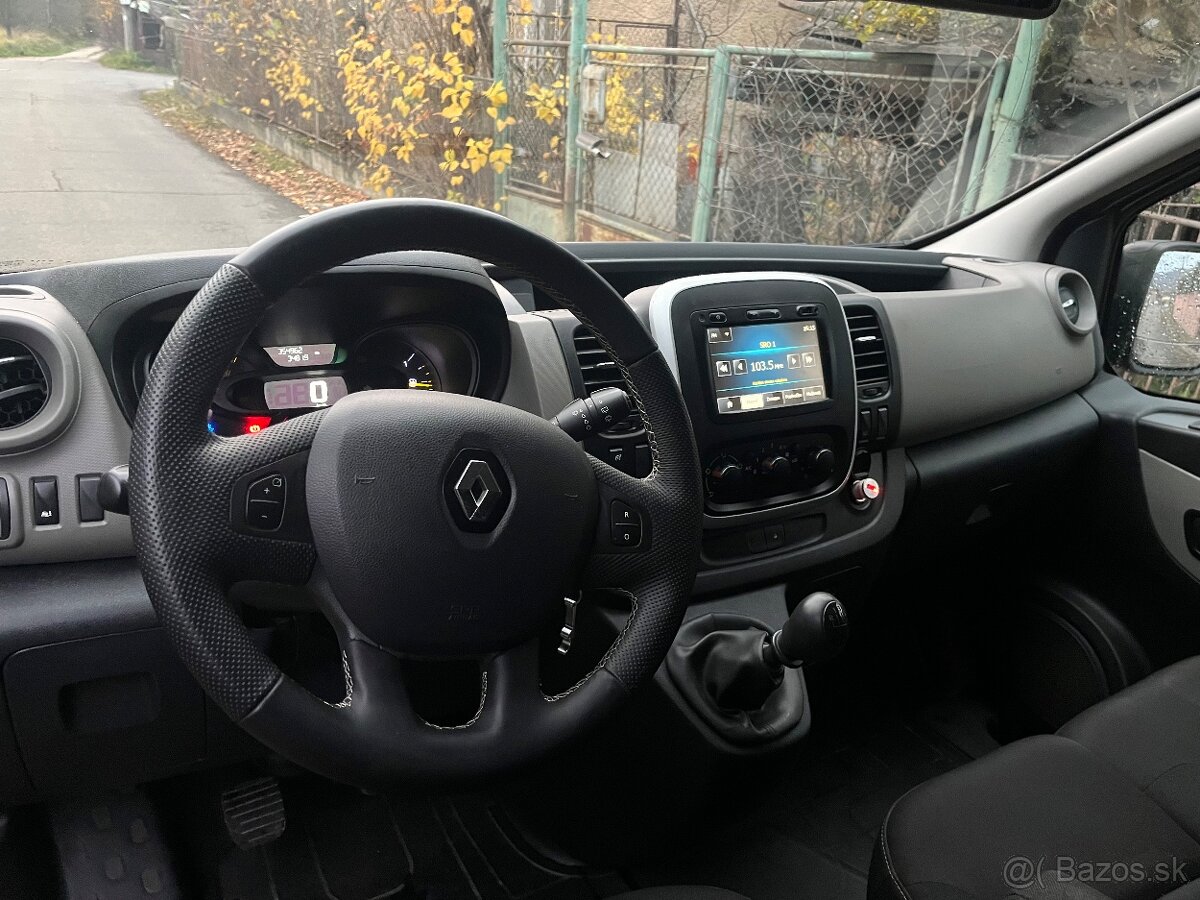 Prenajom 9 miestneho vozidla Renault Trafic - 6