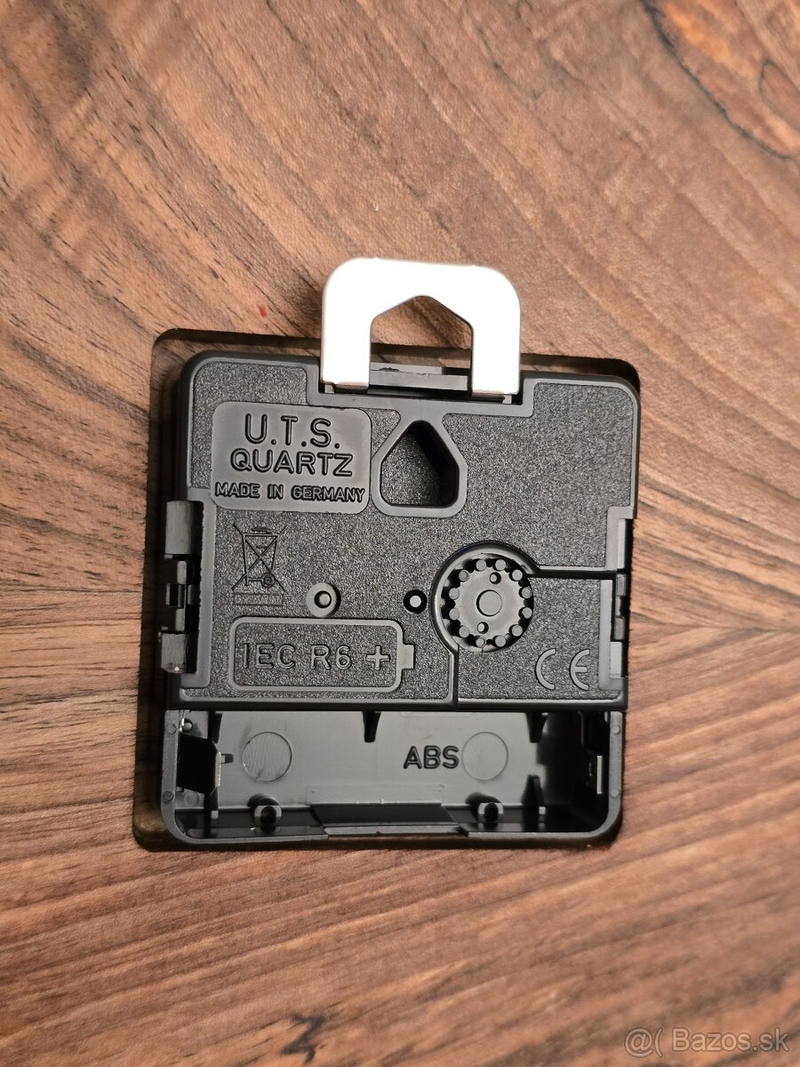 Nástenne orechové hodiny - 6